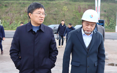 南溪區(qū)委書記、南溪經(jīng)開區(qū)黨工委書記劉剛率隊調(diào)研遠(yuǎn)東股份宜賓智能產(chǎn)業(yè)園